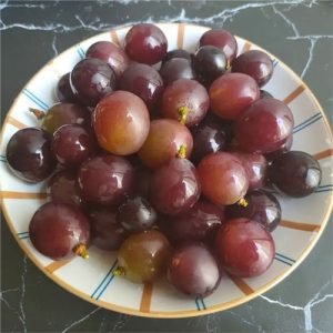 Grapes washed de-stem