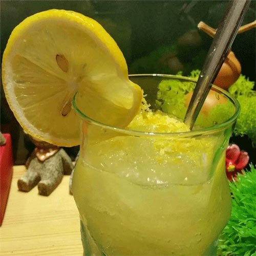 Lemonade slushie made by blender